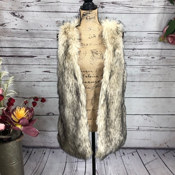 TCEC Jackets & Blazers - TCEC Boutique Faux Fur Black and Cream Vest
